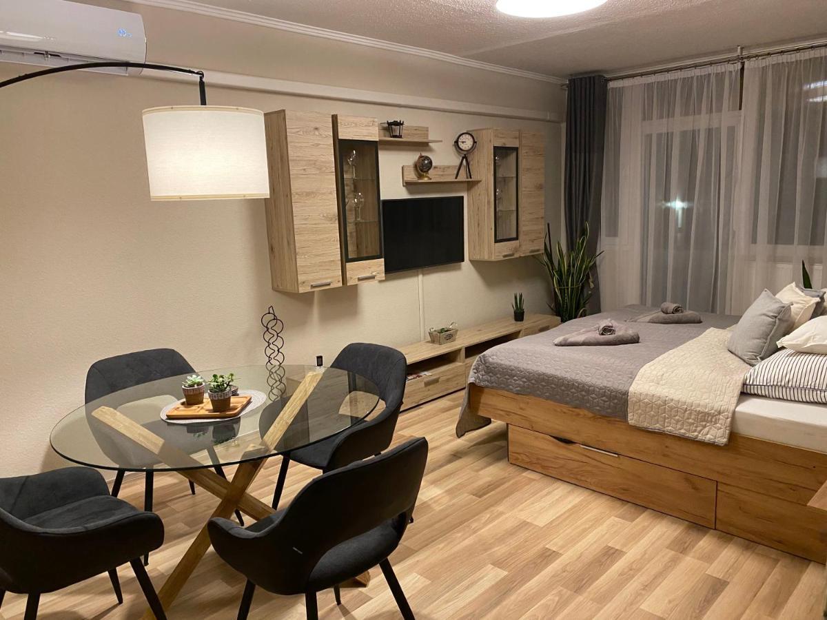 Centrum Apartman 캐스포바 외부 사진